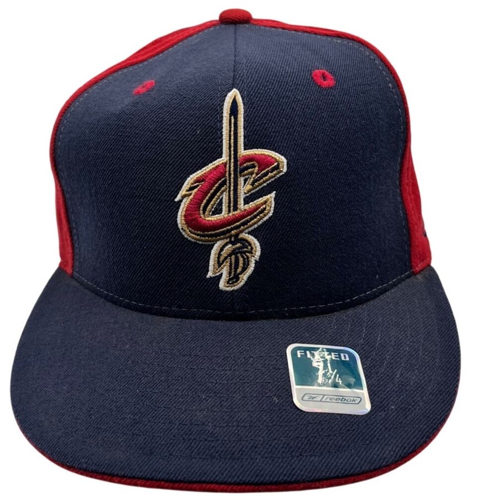 Vintage Cleveland Cavaliers NBA Reebok Fitted Hat Navy Red Cap Size 7 1/4
